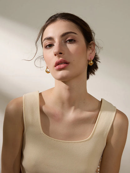 Half Empty Geometric 
Hoop Earrings